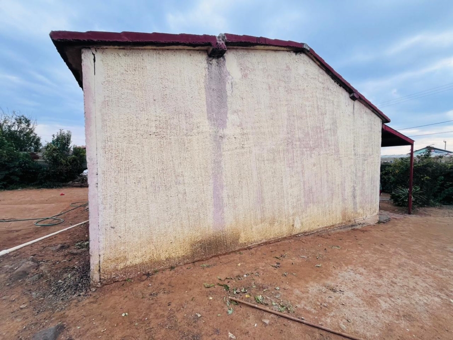 2 Bedroom Property for Sale in Bloemside 2 Free State